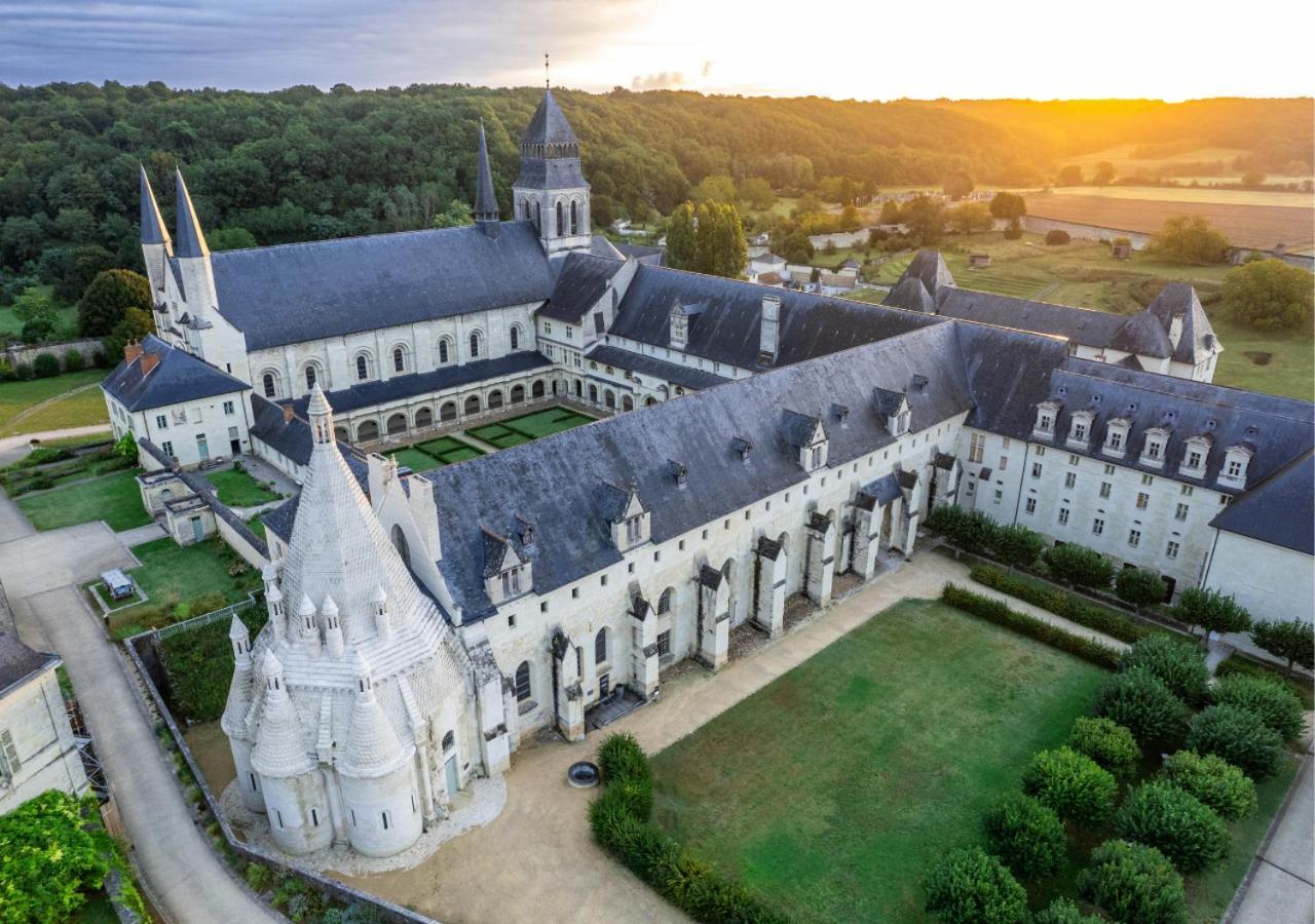 Les Logis Du Forgeron, Gites De Groupe Entre Loire & Vignes Saint-Jean-des-Mauvrets エクステリア 写真